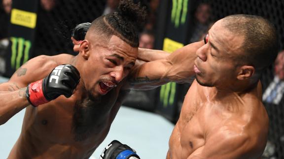 Eric Shelton fighting in the UFC